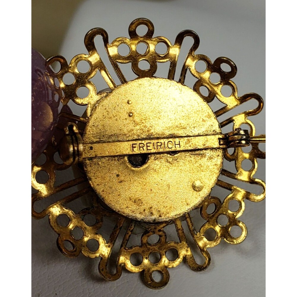 Vintage 1960's Signed Freirich White Cabochon Filigree Brooch Pin - Picture 15 of 15
